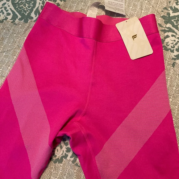 COPY - Fabletics hot pink workout pants med NWT - Picture 4 of 8